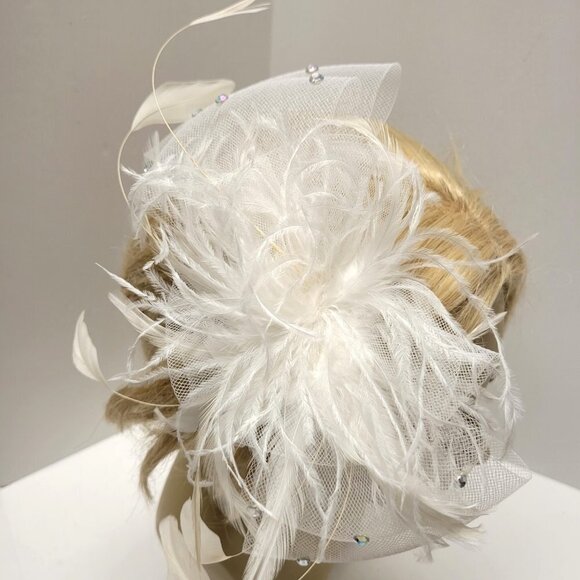 White Bow & Feathers Fascinator Hair Clip Hair Accessory - Picture 3 of 14